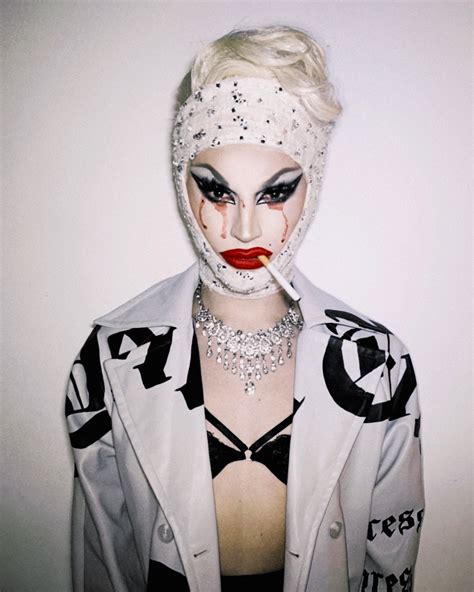 Aquaria (@ageofaquaria) • Instagram photos and videos.
